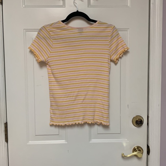 70’s vibe Striped ruffle cap sleeve shirt - Picture 2 of 4